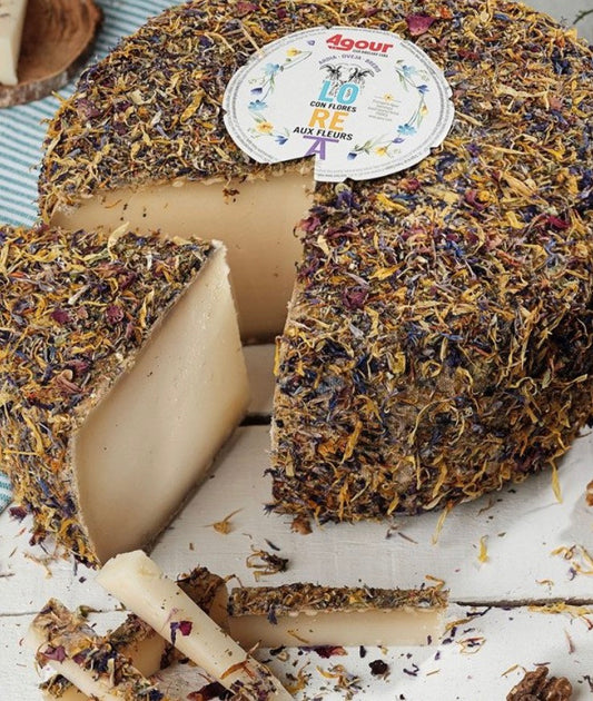 Tomme de brebis au fleurs